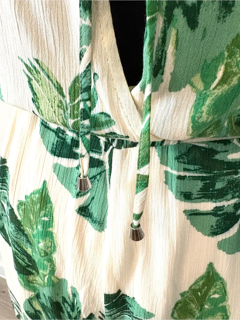 Vici Medium Green Leaf Print Romper on Cream - Picture 8 of 10